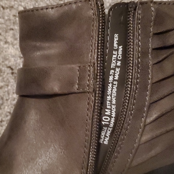 Bear Traps Dark Grey booties - Picture 4 of 8